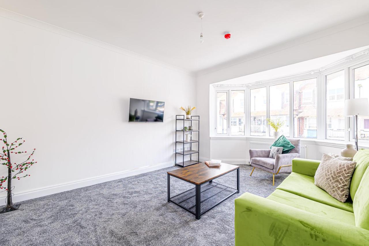 Luxury Apartments In Margate Centre Экстерьер фото